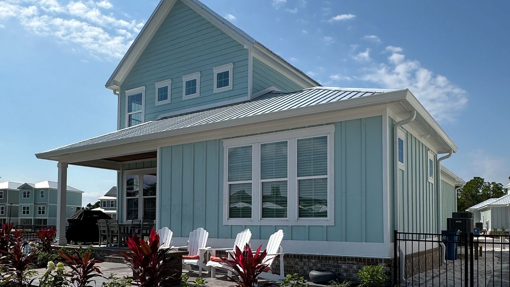 Professional 7-inch seamless gutter installation in Orange Beach, AL by Custom Fit Rain Gutters.